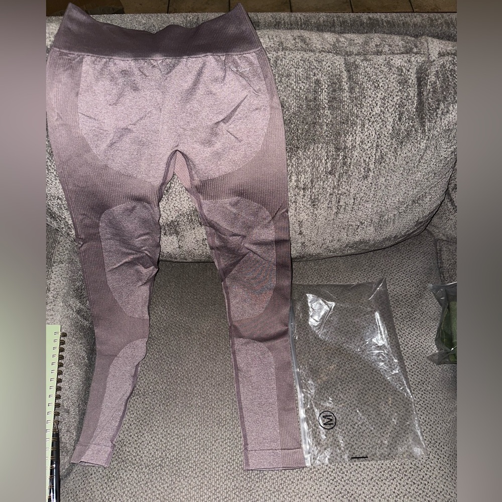 Size Medium Purple / Lilac Leggings , Brand new never worn